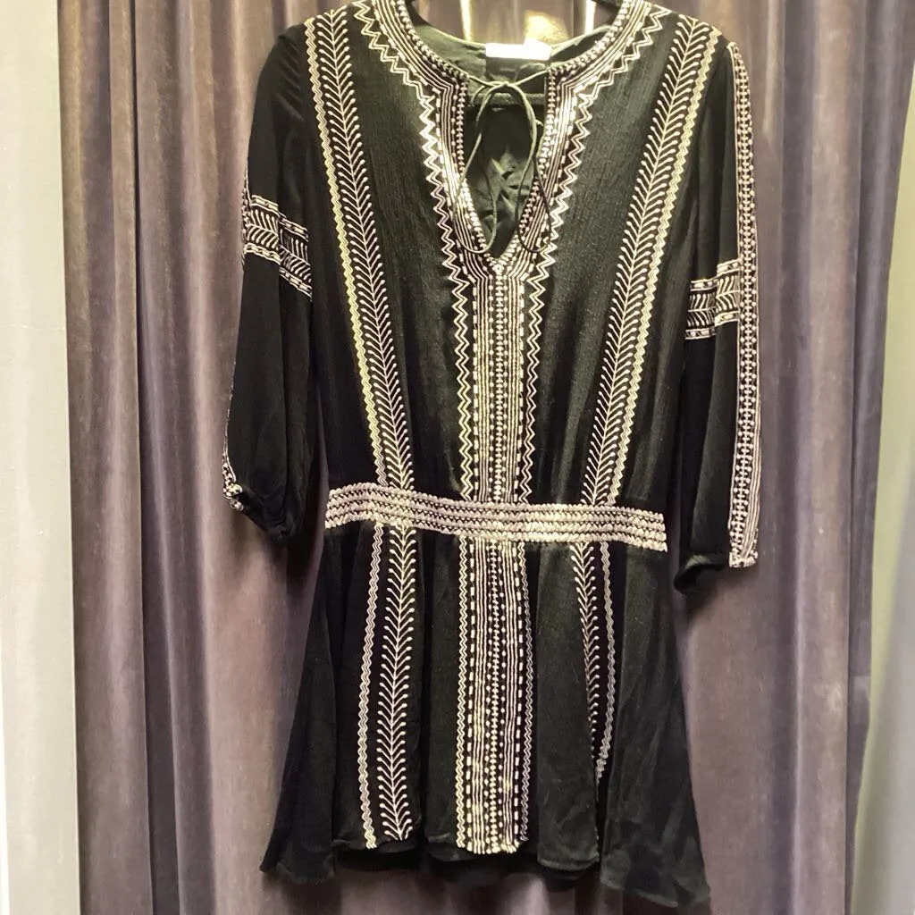 Alice   Olivia Embroid Tie DRESSES 4