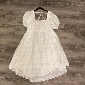 AmyLynn eyelet tie back DRESSES M