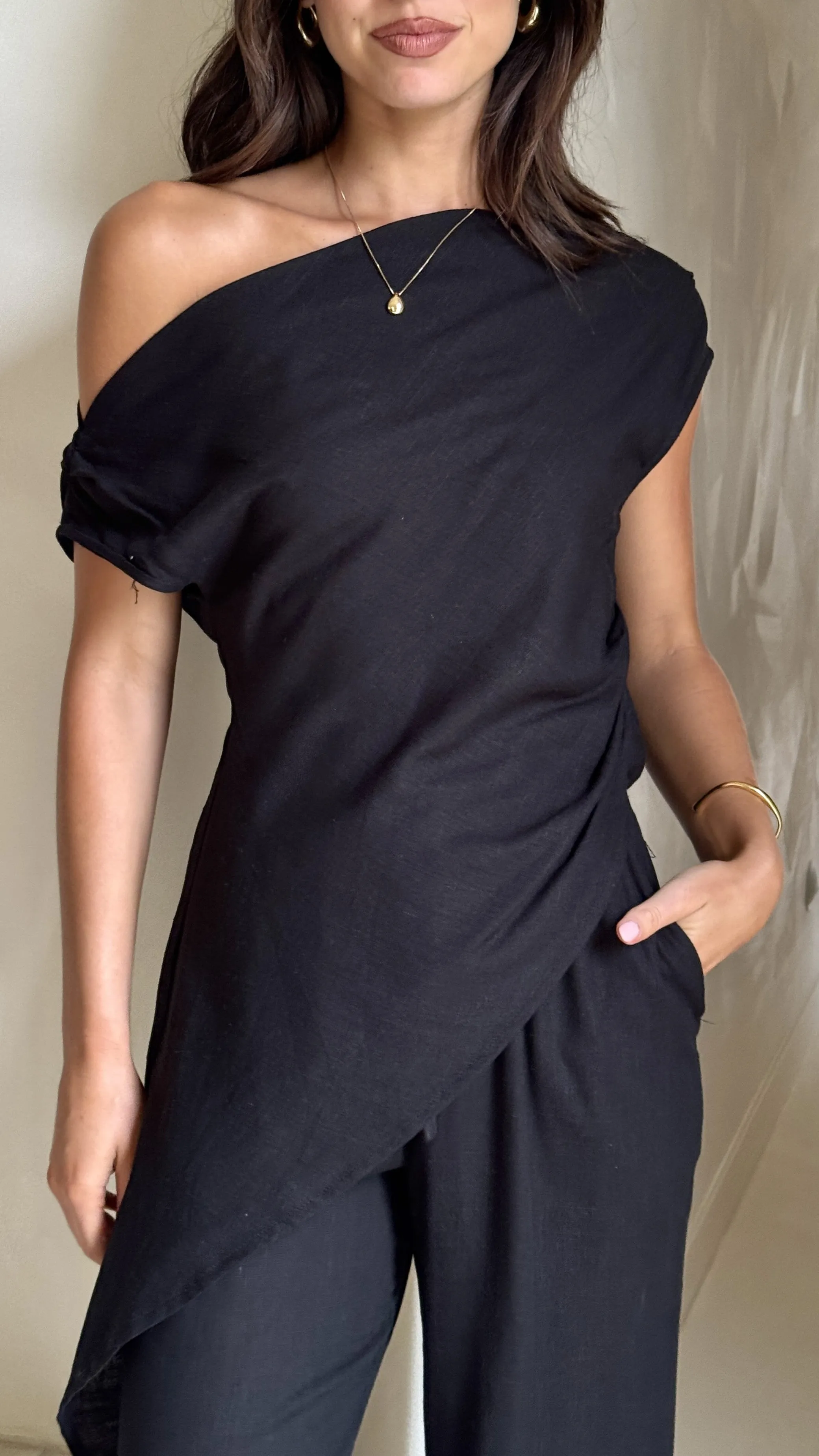 Malena Tunic Top - Black Billy J