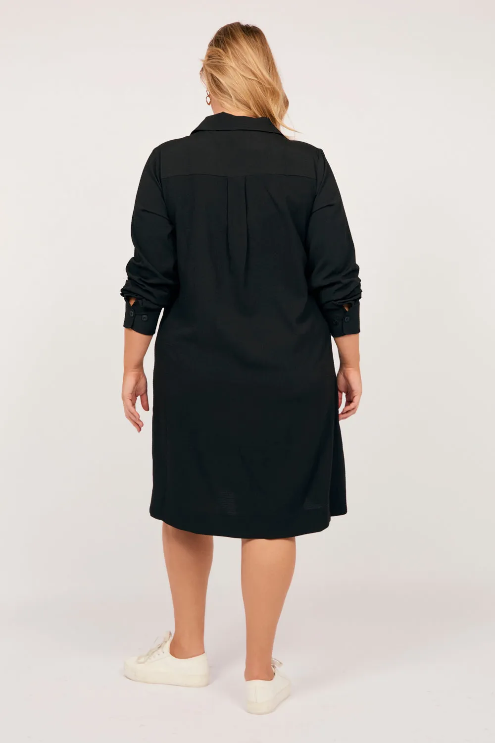Relaxed Travel Dress in Black Adrift