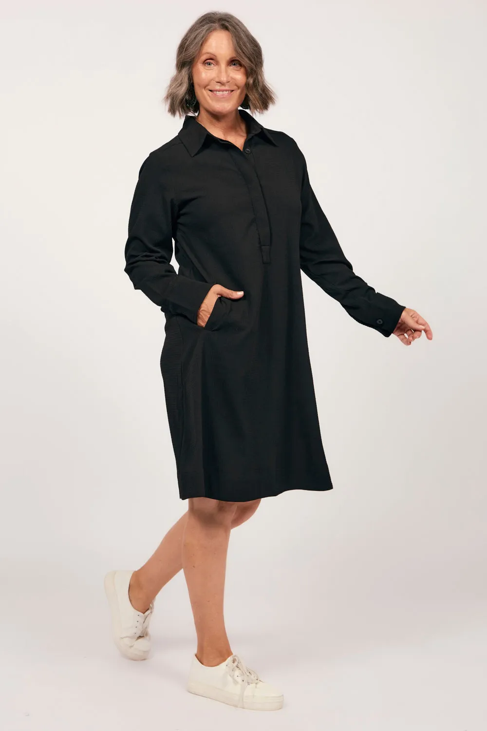 Relaxed Travel Dress in Black Adrift