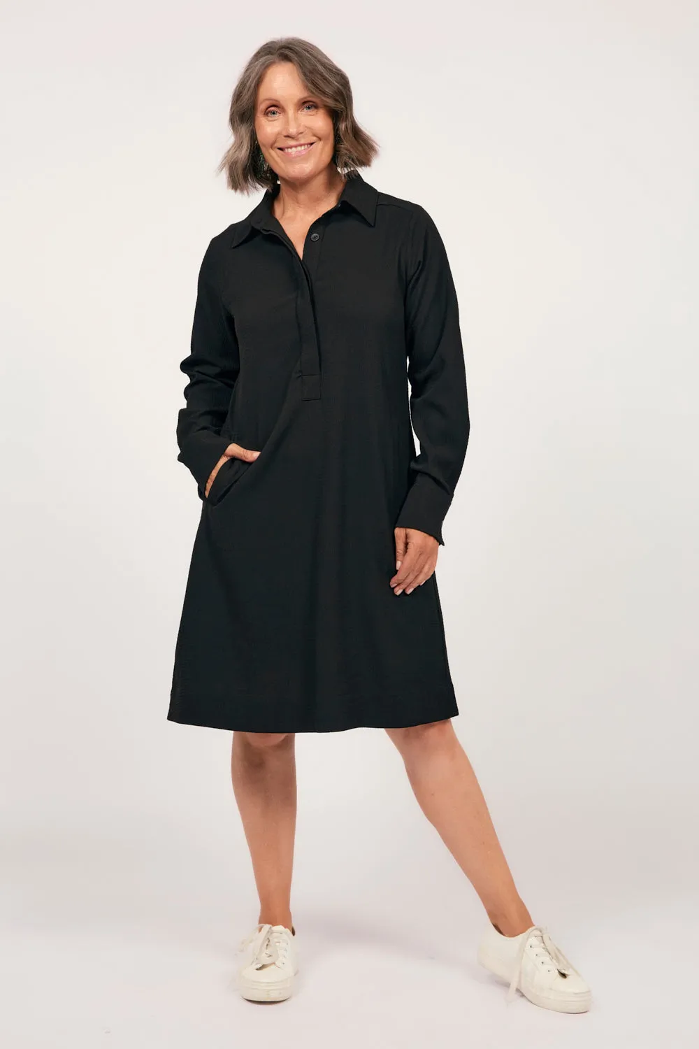 Relaxed Travel Dress in Black Adrift
