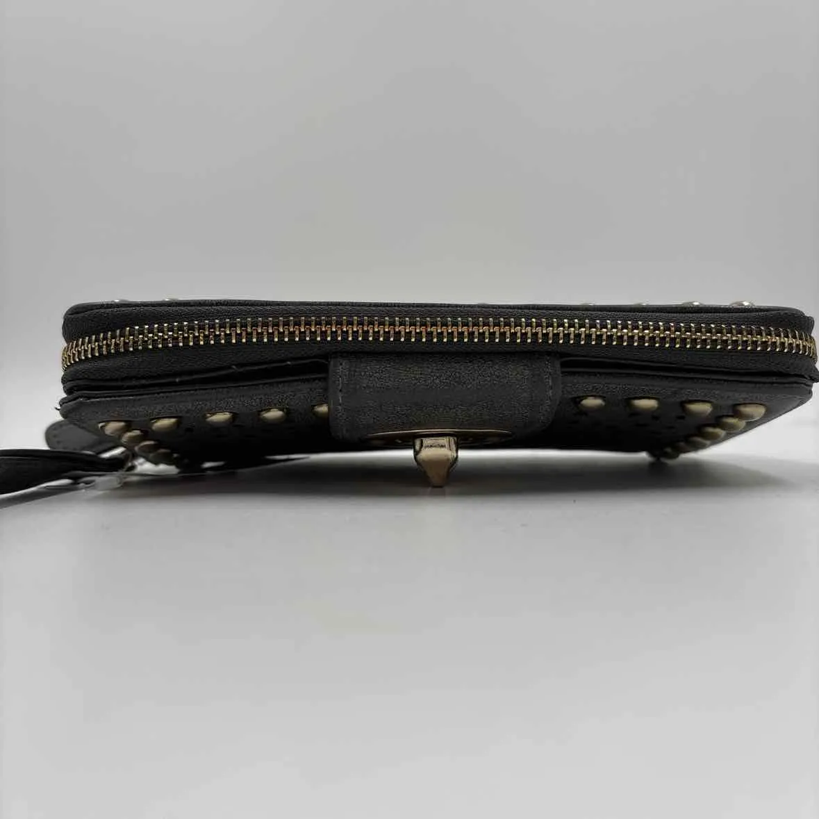 Under One Sky Women's Gray Cutouts Wristlet