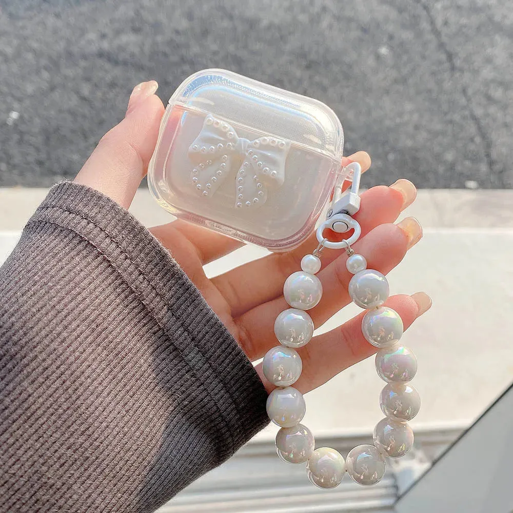 White Heart AirPods Case and Chain